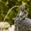 Bronzefigur Froschkönig Sitzend (Art.Nr. 89016)