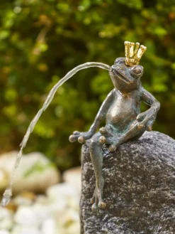 Bronzefigur Froschkönig Sitzend (Art.Nr. 89016)