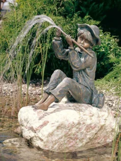 Bronzefigur Hans Auf Rosario Findling (Art.Nr. 88122.1)