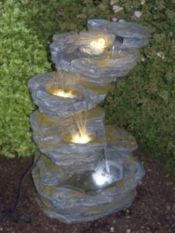 Wasserfall-Brunnen Fudong aus Polystone (Art.Nr. Gr181) -Gartenbedarfs Geschäft brunnen fudong nacht 1280x1280